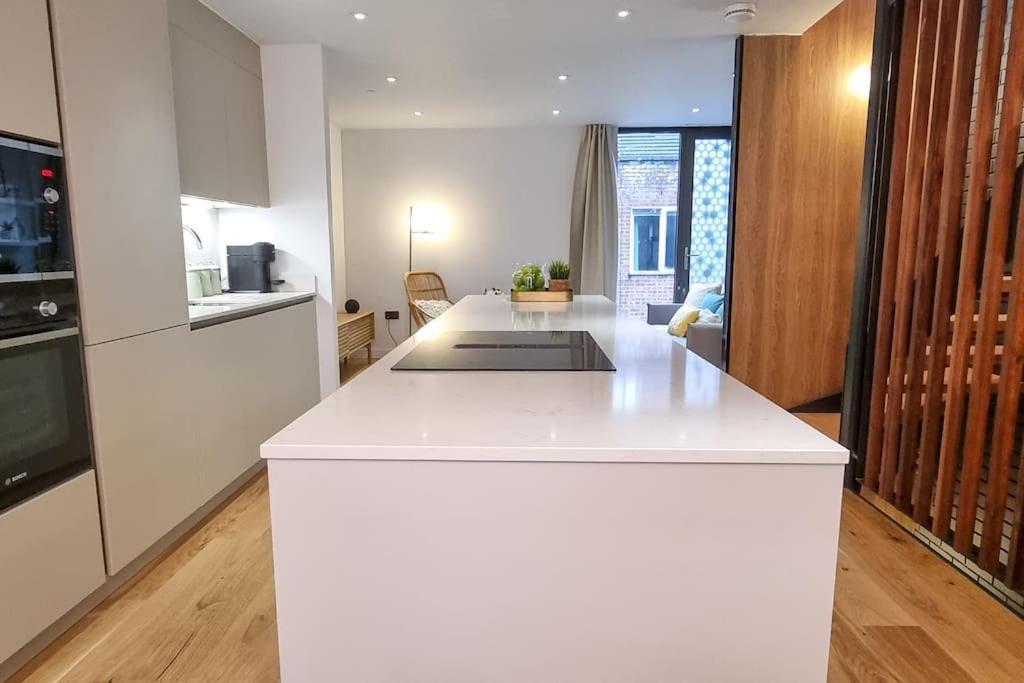 Stunning Luxury Townhouse In Centre Of Manchester Exterior photo